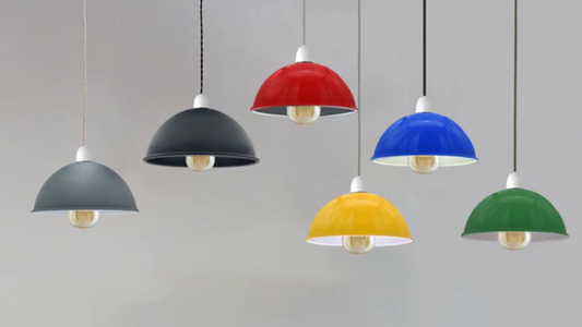 Abat-Jour Métal : Élégance Industrielle et Éclairage Chaleureux