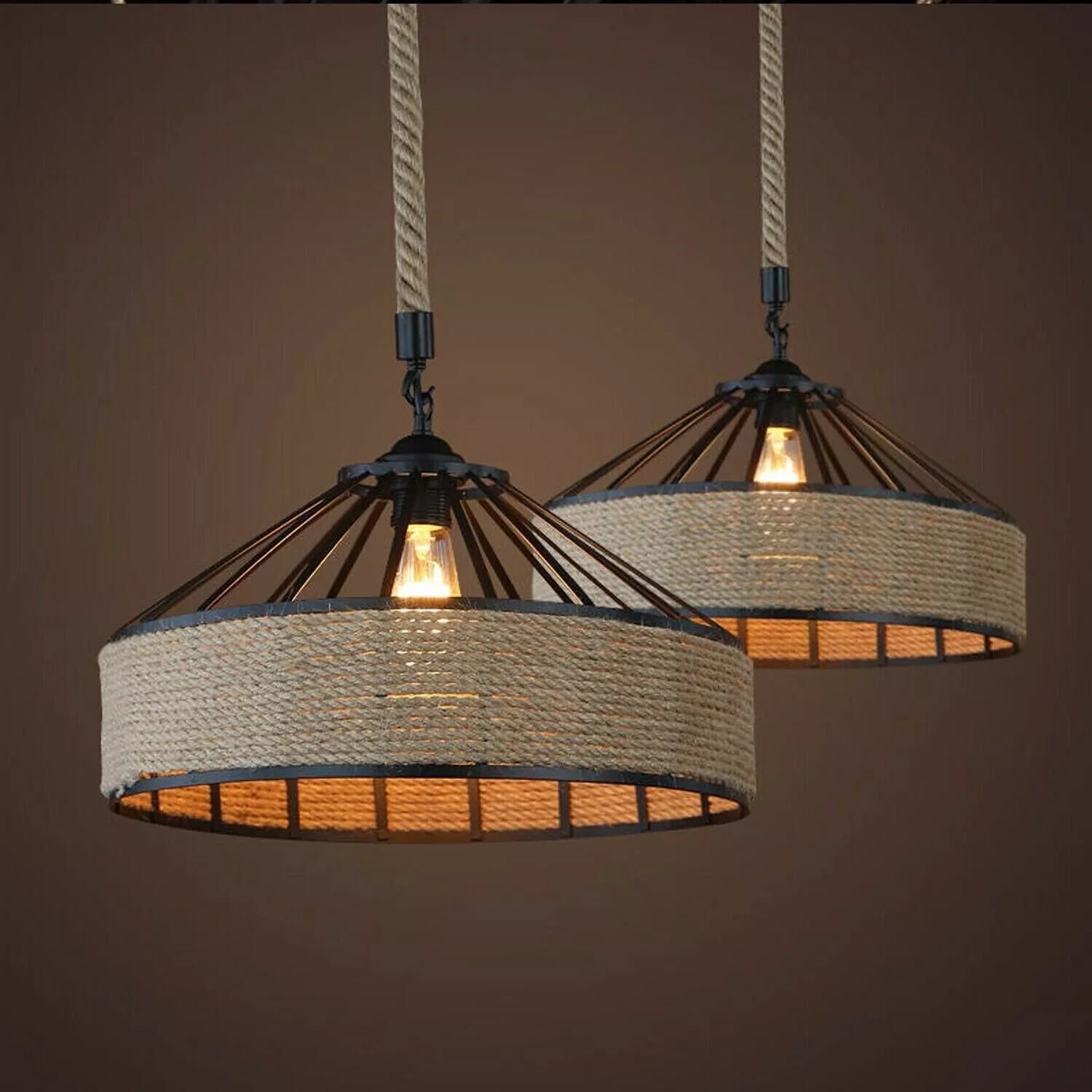 Luminaires d’intérieur varié
Suspension vintage
Suspension bois métal
