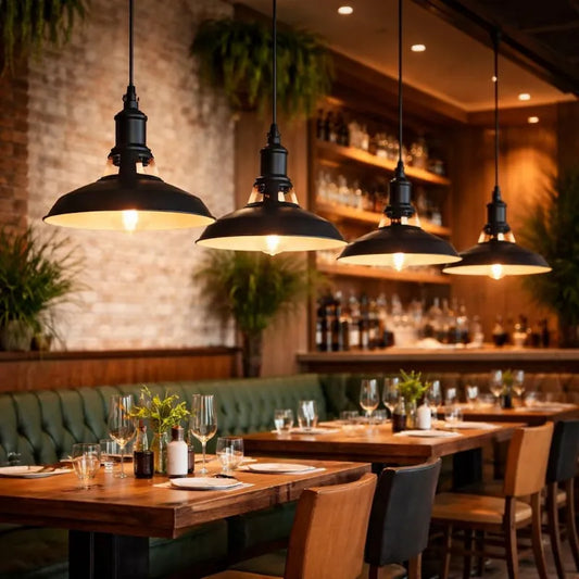 Suspension luminaire industrielle noire vue de face