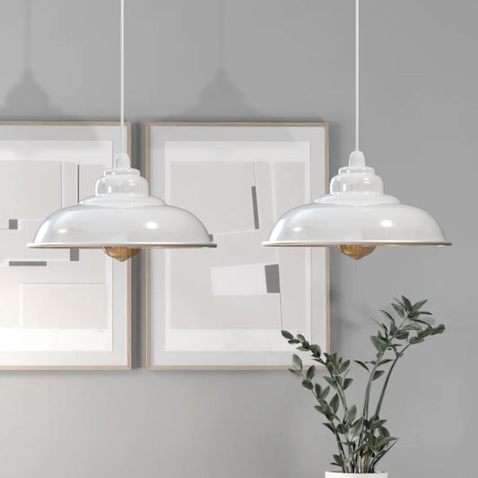 Abat-jour design blanc minimaliste pour un bureau scandinave.