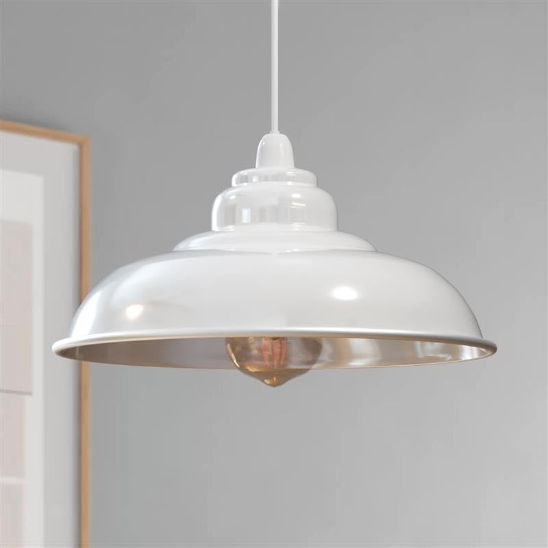 Cette suspension est une lampe suspendue industrielle en métal blanc
