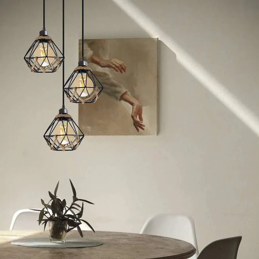 Suspension industrielle E27 installée au-dessus d'une table