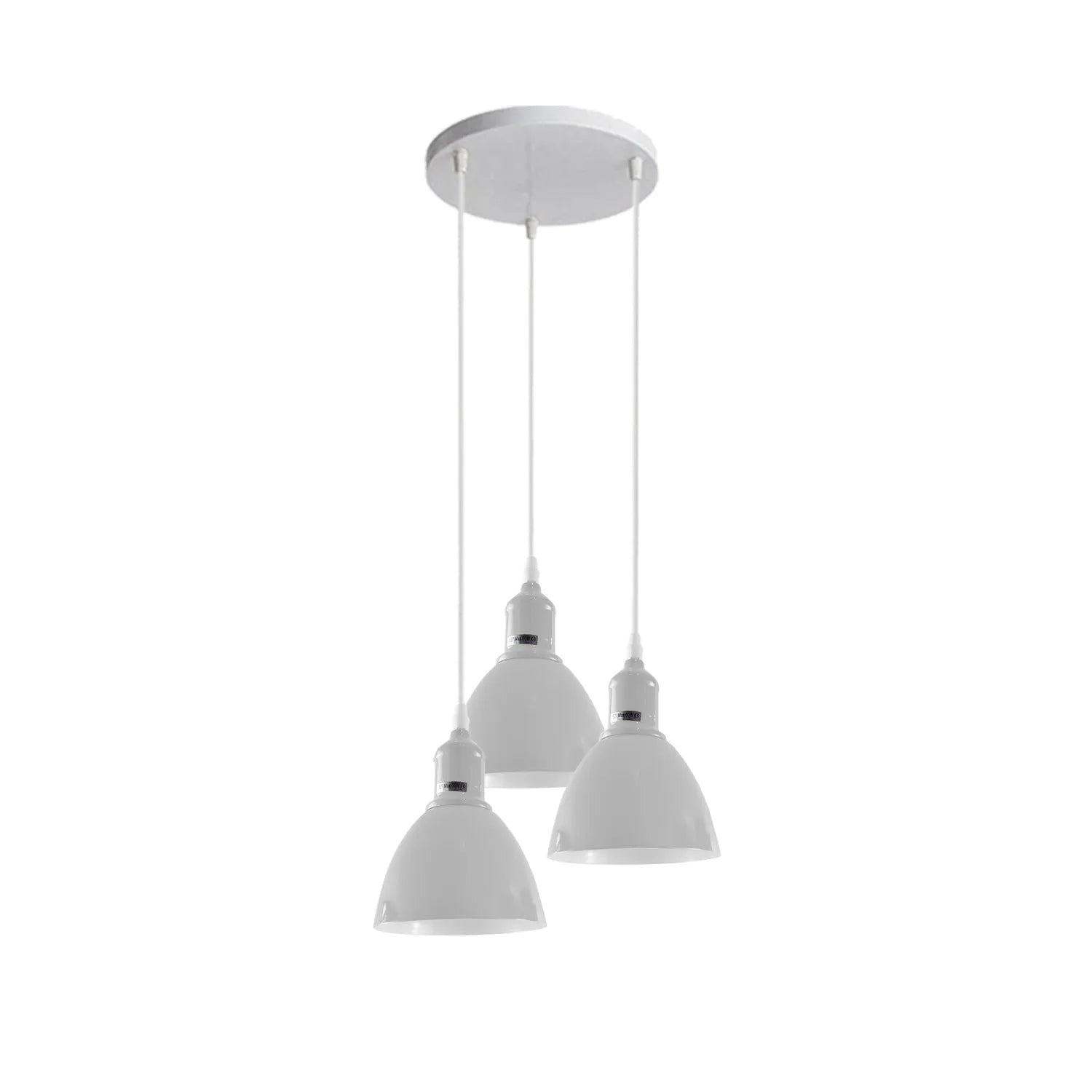 suspension triple en grappe (ou cascade) de couleur blanche, idéale pour apporter une touche moderne et scandinave à un intérieur.