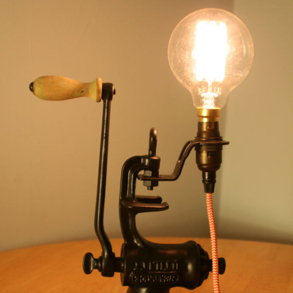 B22 Light Bulb